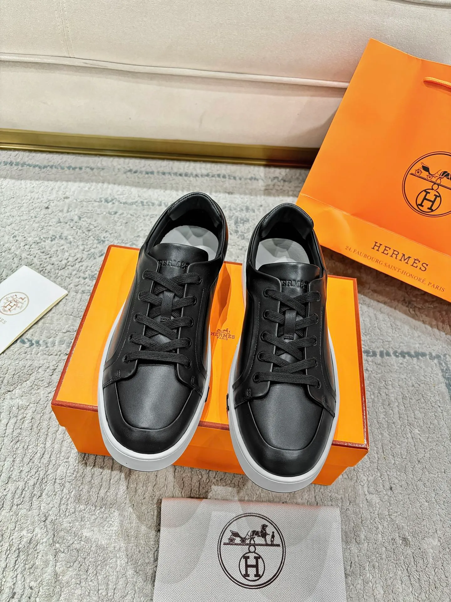 Factory direct sales p640🐘🐘Women's shoes Women's clothing Men's ➕10 Hermes·Hermès 2025ss new Lucky series men's leather loafers casual sports shoes for women Top version 🔝Original purchase, development and production👍🏻 This Hermès sports shoe is made of calfskin and suede goatskin, with iconic "H" details on the side, creating a dynamic and fashionable style. 💘 💜Material: original imported first-layer cowhide 💛Inner lining: original customized soft sheepskin 💚Sole: original molded non-slip TPU outsole ❤️Sole thickness: about 2.5cm 🤍Number of yards: 35-45👣 (40 for women and 45 for men, custom-made and non-refundable